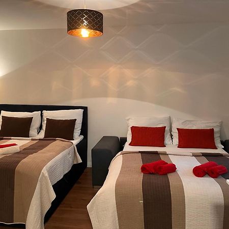 Amazing Apartment Zborovska ปราก ภายนอก รูปภาพ