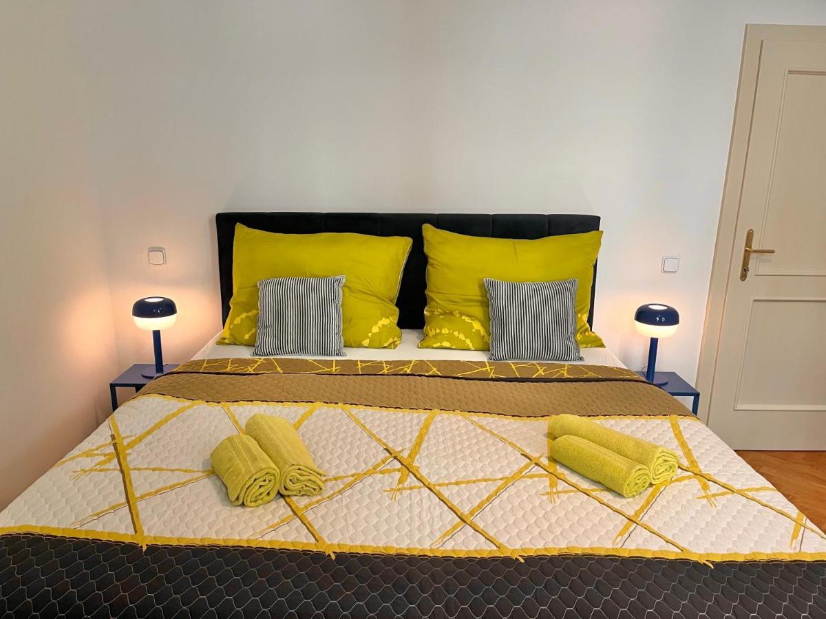 Amazing Apartment Zborovska ปราก ภายนอก รูปภาพ