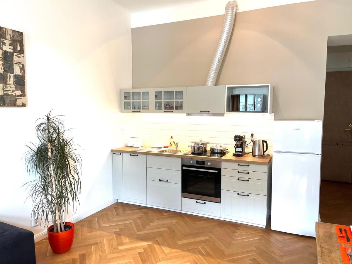 Amazing Apartment Zborovska ปราก ภายนอก รูปภาพ