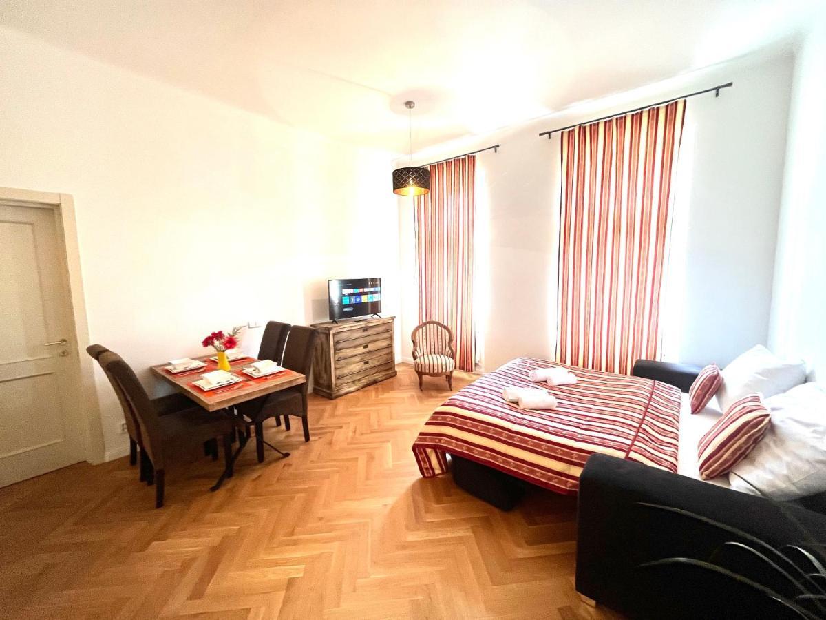 Amazing Apartment Zborovska ปราก ภายนอก รูปภาพ