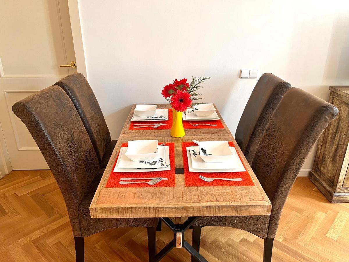 Amazing Apartment Zborovska ปราก ภายนอก รูปภาพ