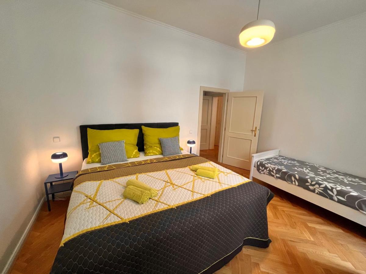 Amazing Apartment Zborovska ปราก ภายนอก รูปภาพ